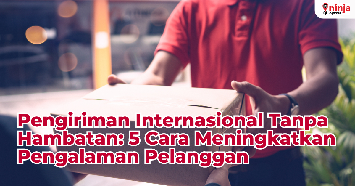 Kurir menyerahkan paket kepada pelanggan, melambangkan layanan pengiriman internasional yang cepat dan andal.